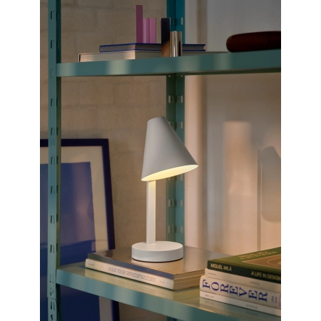 Lampa biurkowa z portem ładowania USB-C biała Wilmer NO2512305001 - Nordlux